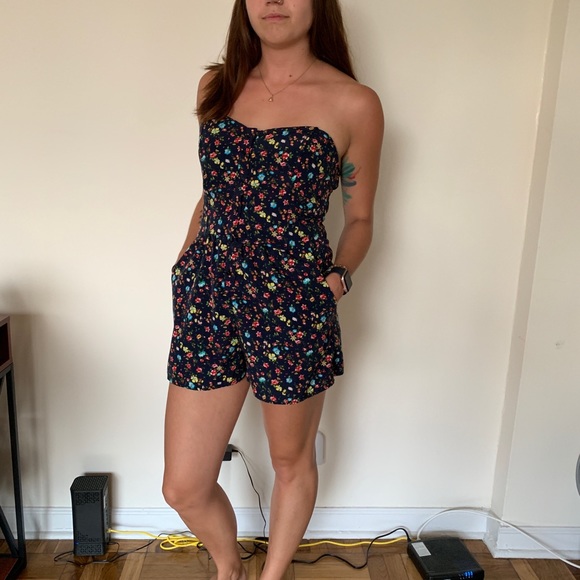 Forever 21 Dresses & Skirts - Strapless Floral Romper
